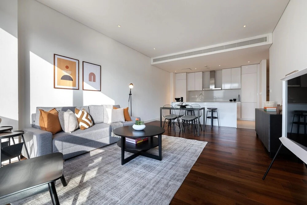 Дубай: Experience Serene Living in City Walk 14