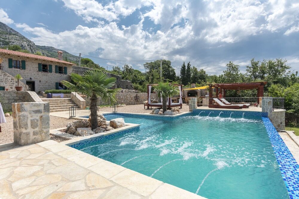 Сутоморе: Villa Brca