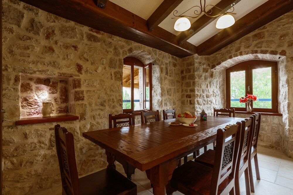 Сутоморе: Villa Brca