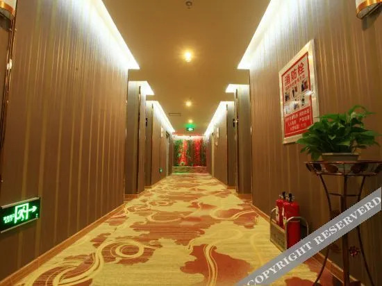 Чжанцзякоу: Home Inn Huaxuan Select Hotel (Huailai Dongcun Rui East Street Branch)