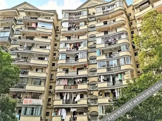 Ухань: Wuhan city 7 + 1 boutique apartment