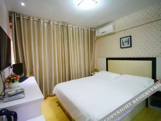 Уху: 80 90 Holiday Hotel
