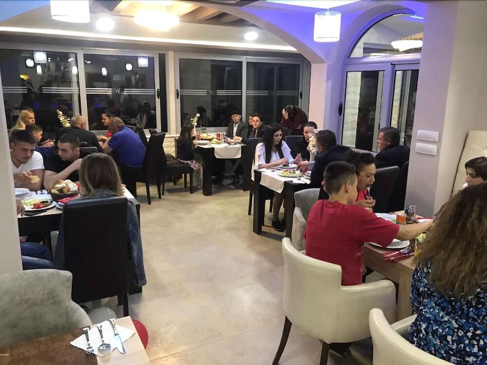 Ульцинь: Apartments & Rooms Rozana