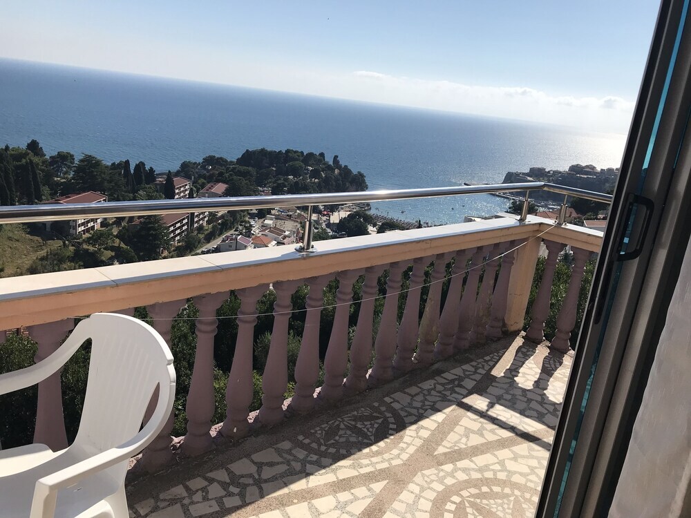 Ульцинь: Apartments & Rooms Rozana