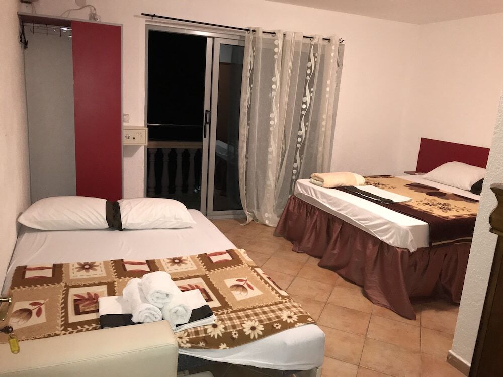Ульцинь: Apartments & Rooms Rozana