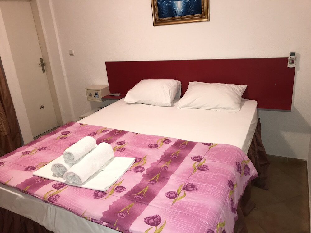 Ульцинь: Apartments & Rooms Rozana