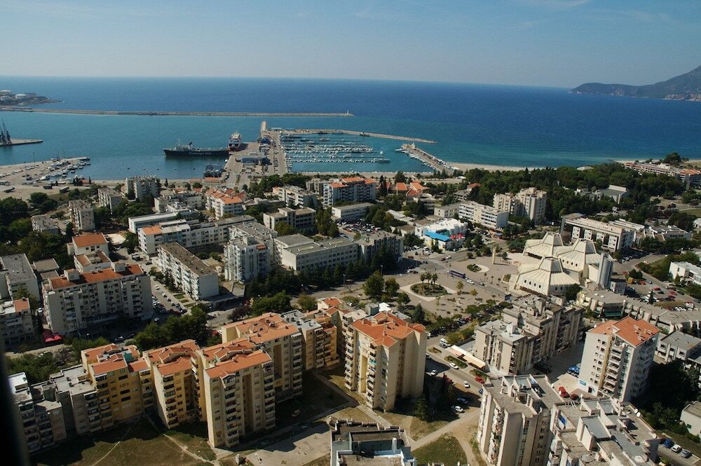 Бар: City Center Apartment