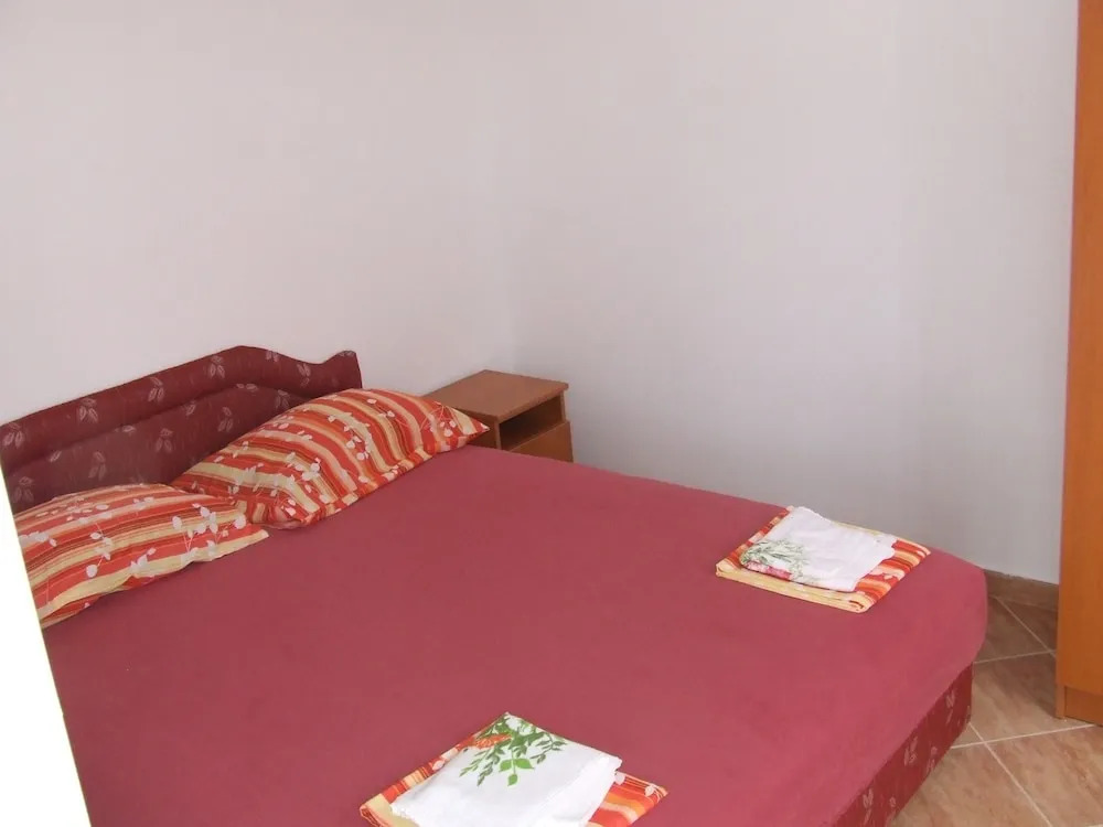 Зеленика: Apartments Lazović