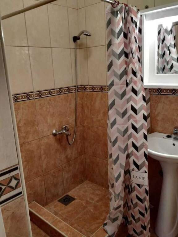 Зеленика: Apartments Lazović