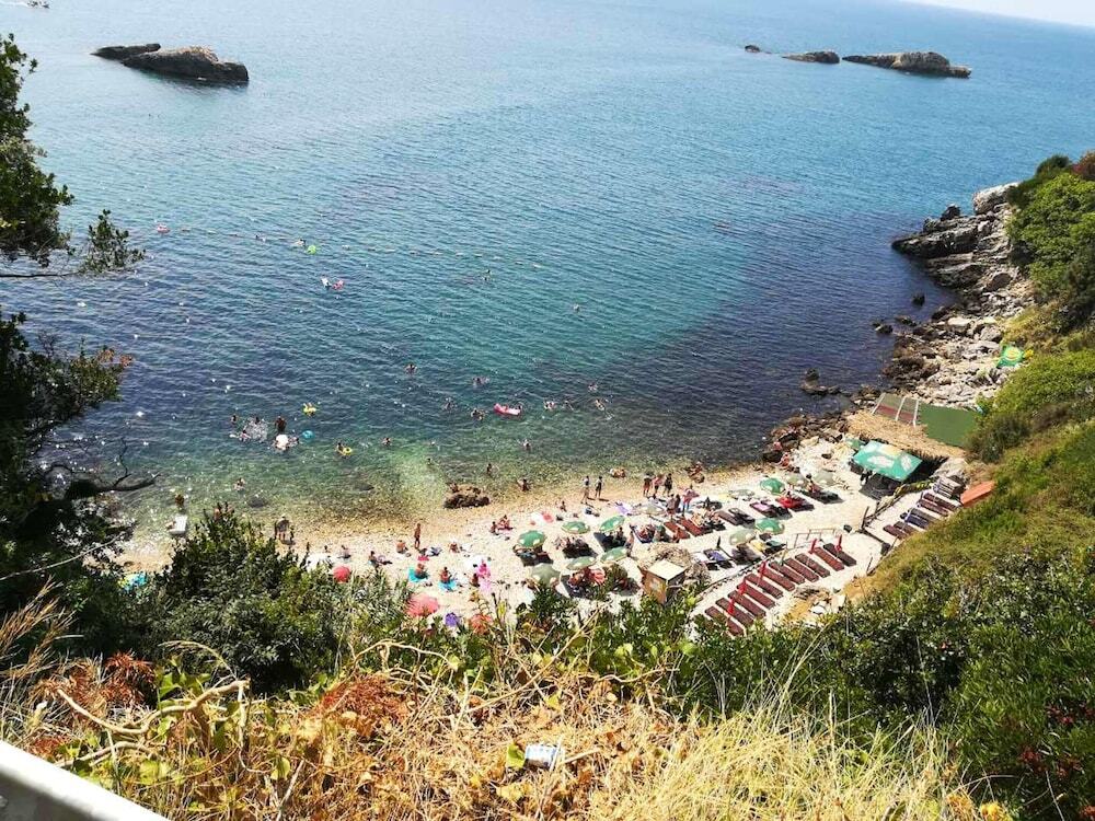 Ульцинь: Studio in Ulcinj, With Wonderful sea View, Furnished Balcony and Wifi - 100 m From the Beach