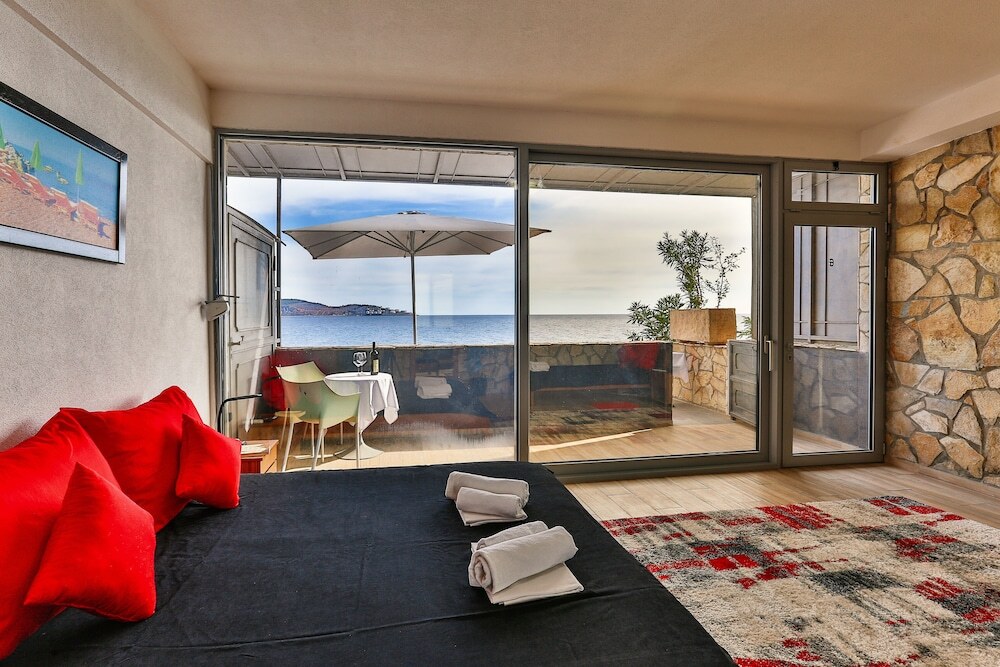 Бар: Apartments On The Coast