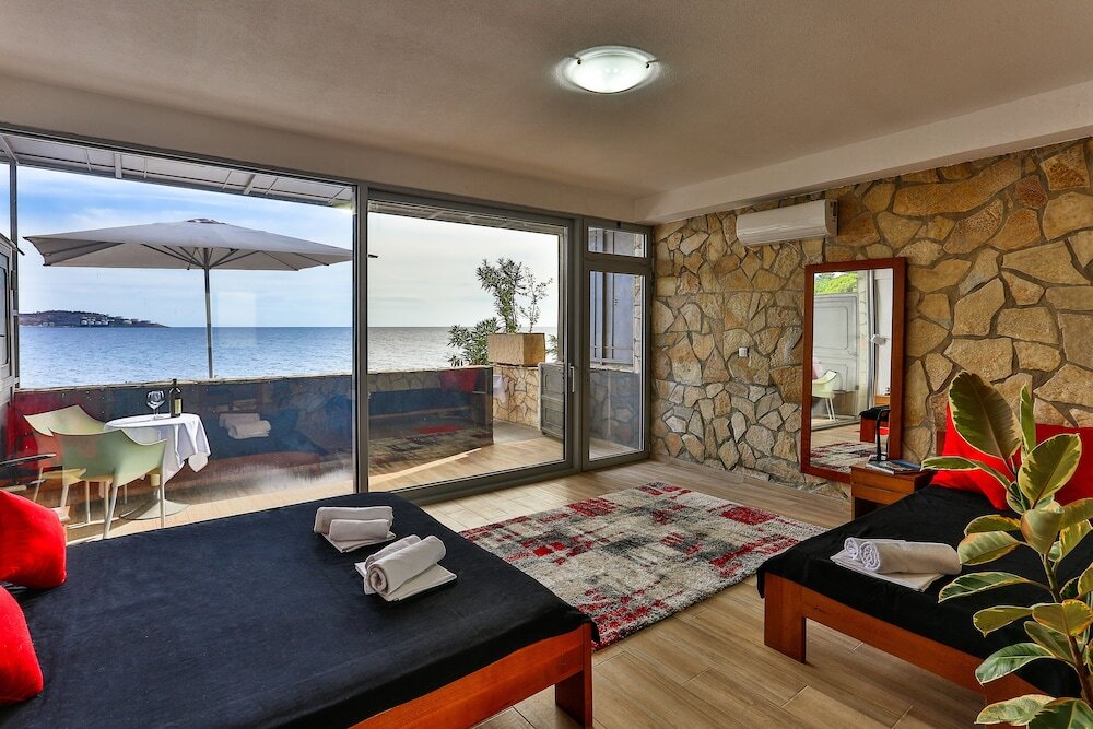 Бар: Apartments On The Coast