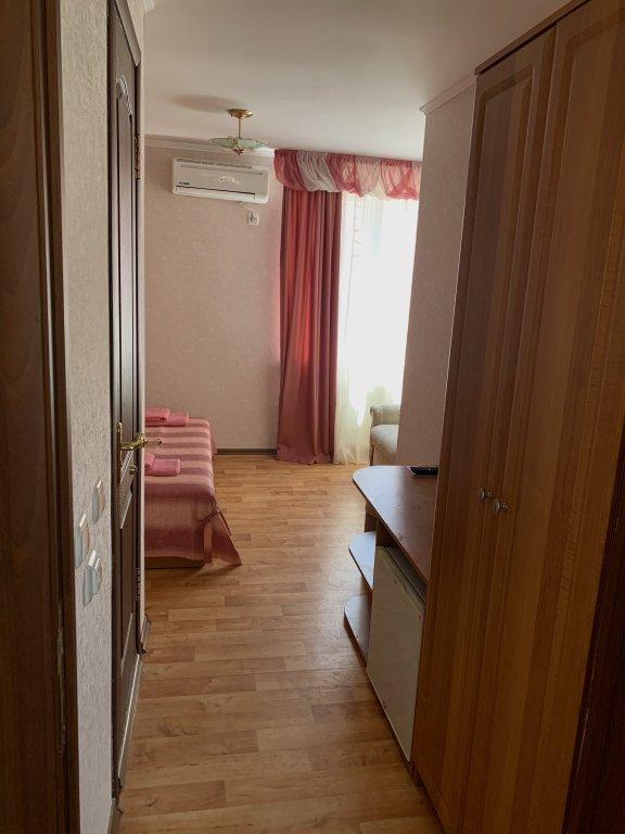 Феодосия: Гостевой Дом Ромашка