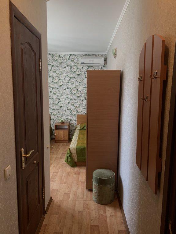 Феодосия: Гостевой Дом Ромашка