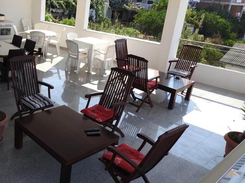Ульцинь: Apartments and Rooms Four Roses