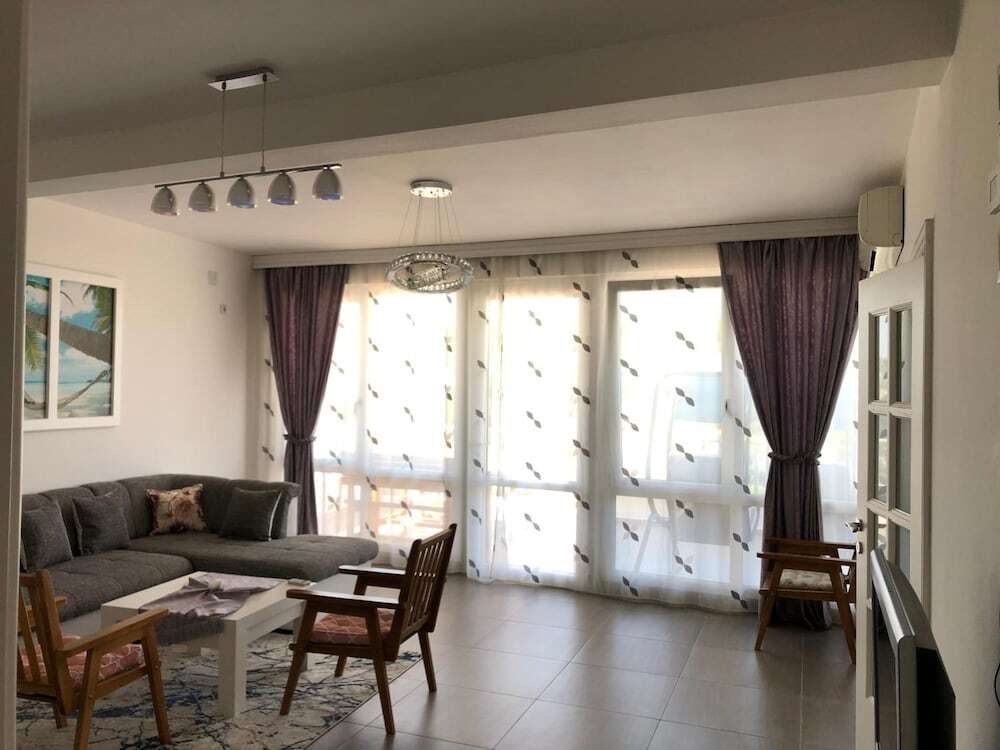 Ульцинь: Apartments and Rooms Four Roses