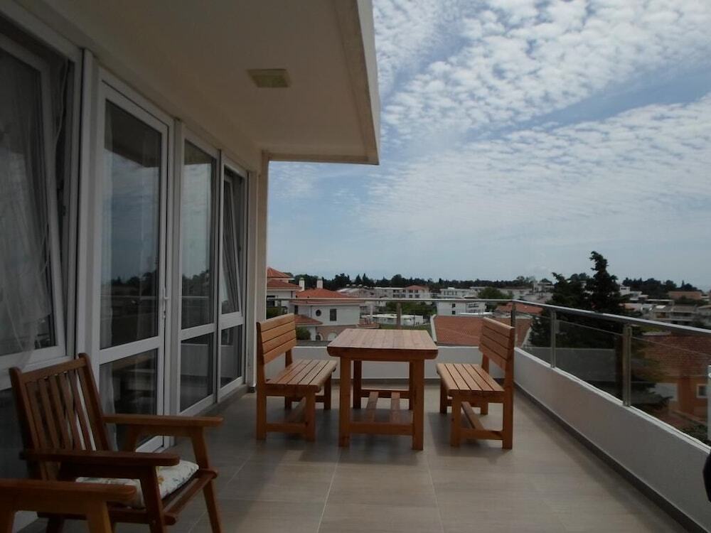 Ульцинь: Apartments and Rooms Four Roses