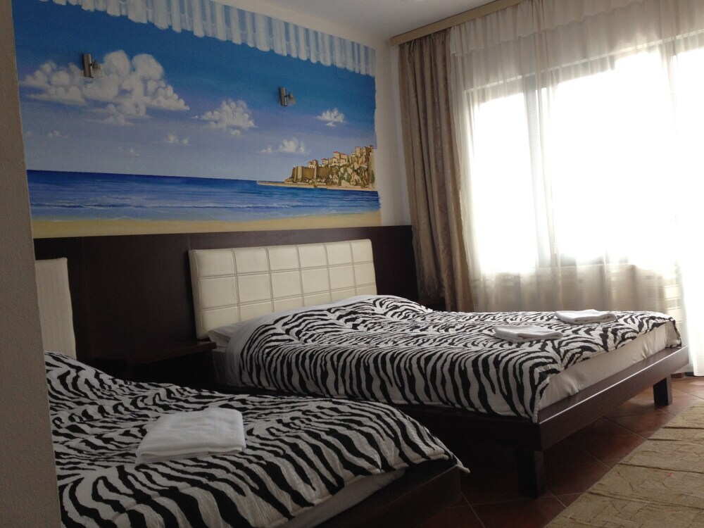 Ульцинь: Apartments and Rooms Four Roses