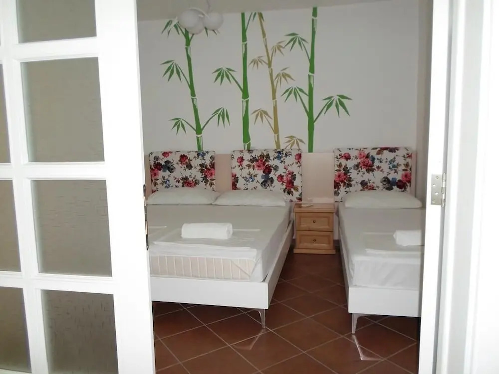 Ульцинь: Apartments and Rooms Four Roses