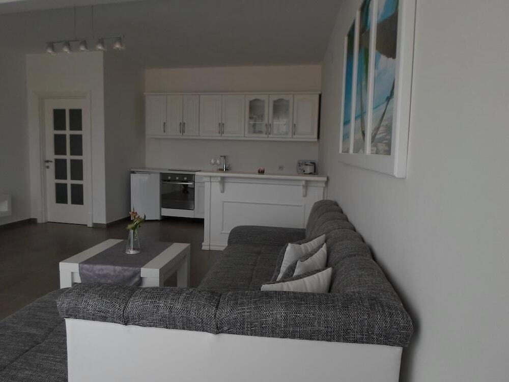 Ульцинь: Apartments and Rooms Four Roses