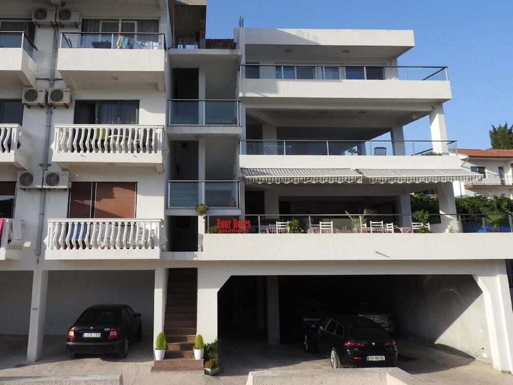 Ульцинь: Apartments and Rooms Four Roses