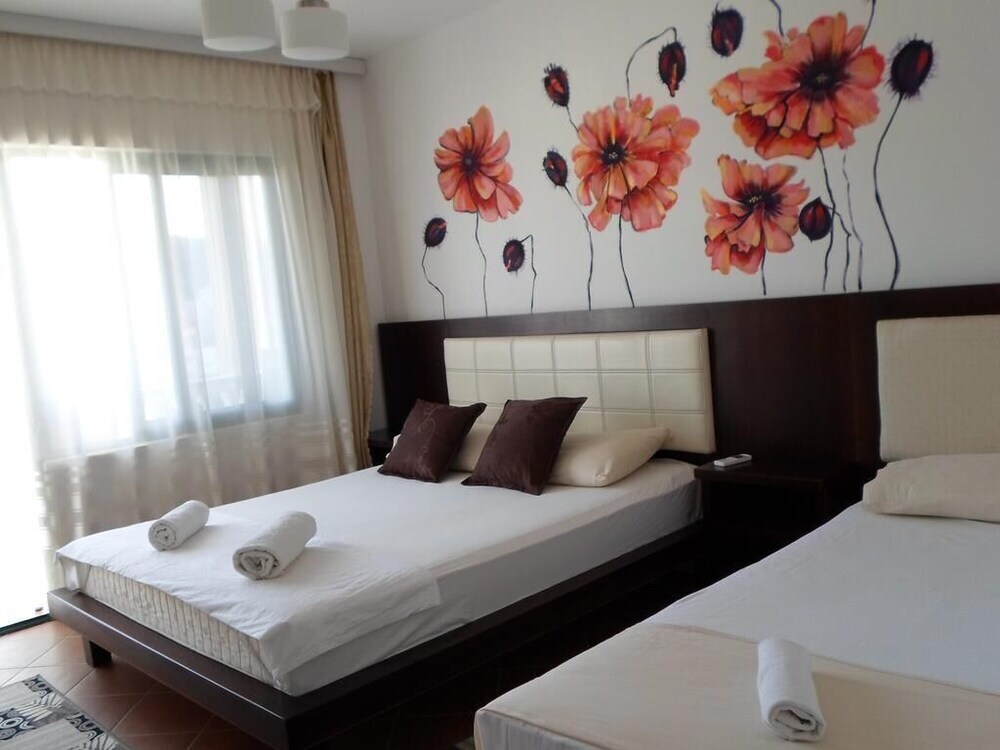 Ульцинь: Apartments and Rooms Four Roses