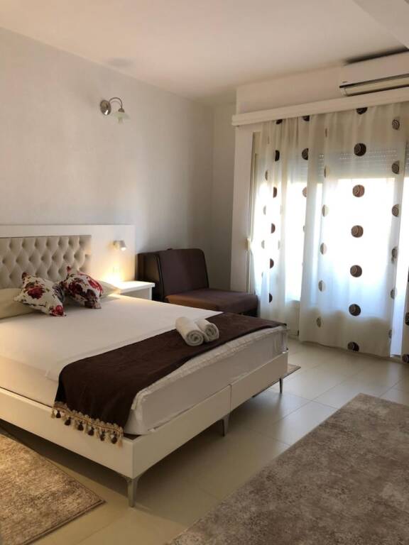 Ульцинь: Apartments and Rooms Four Roses