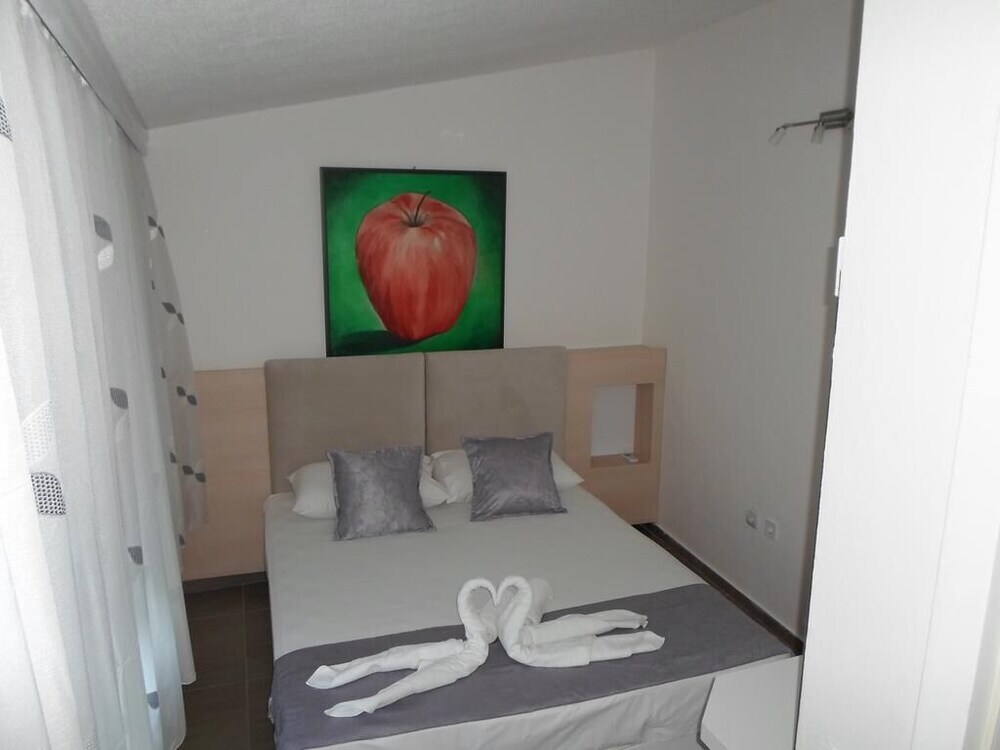 Ульцинь: Apartments and Rooms Four Roses