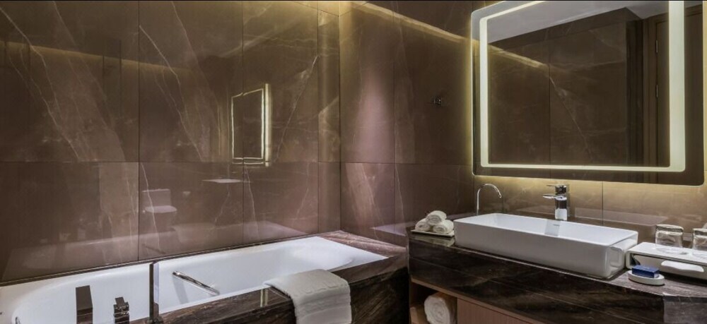 Гуанчжоу: Guangdong Geological Landscape Hotel