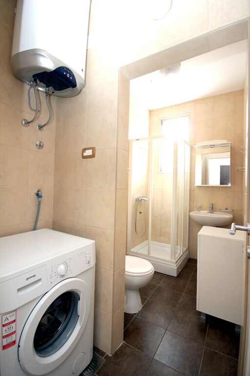 Петровац: Apartments Mirista