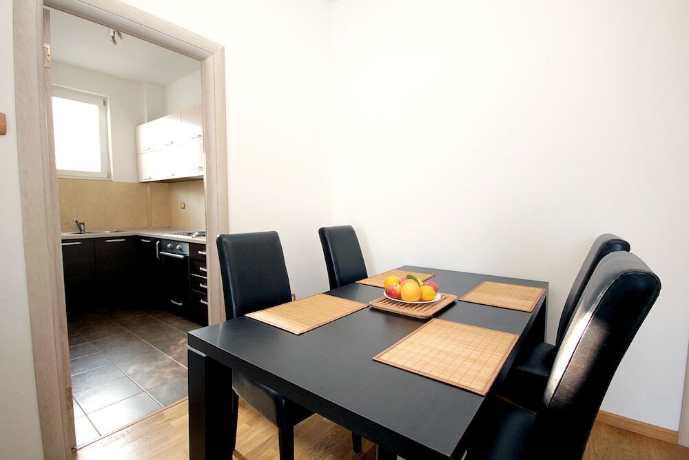 Петровац: Apartments Mirista