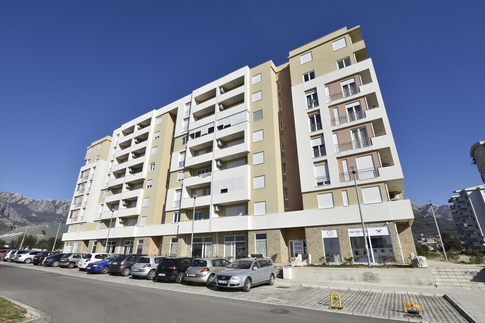 Бар: Apartment Branko