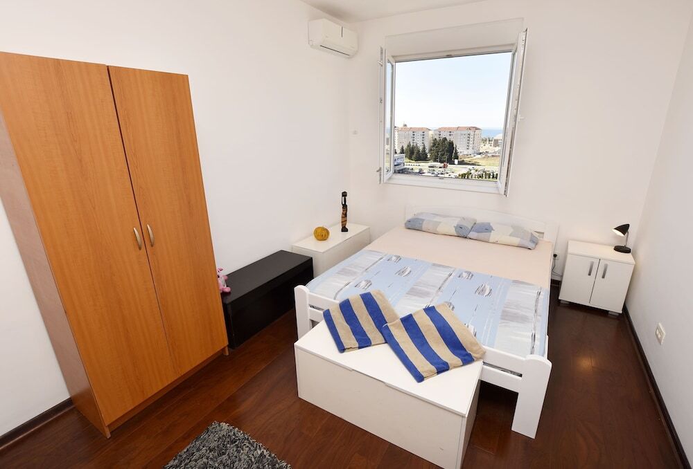 Бар: Apartment Branko