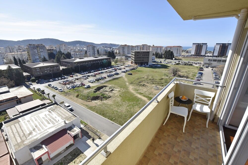 Бар: Apartment Branko