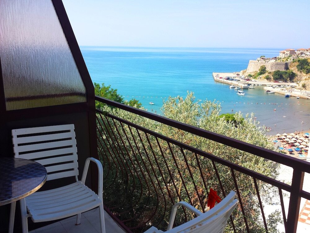 Ульцинь: Momo sea view apartments