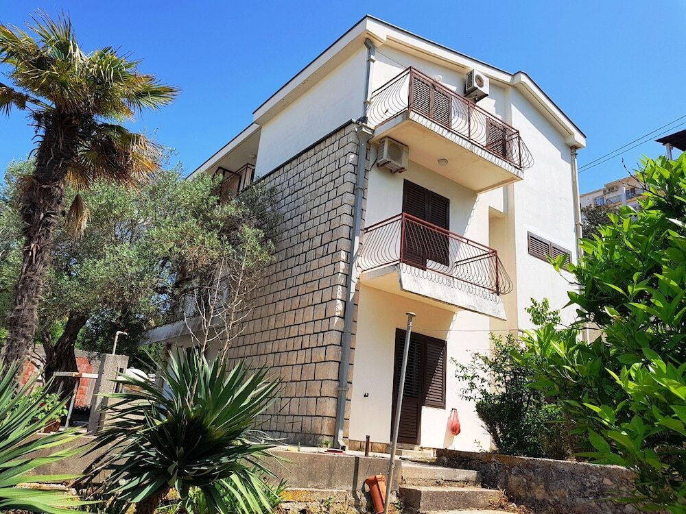 Ульцинь: Momo sea view apartments