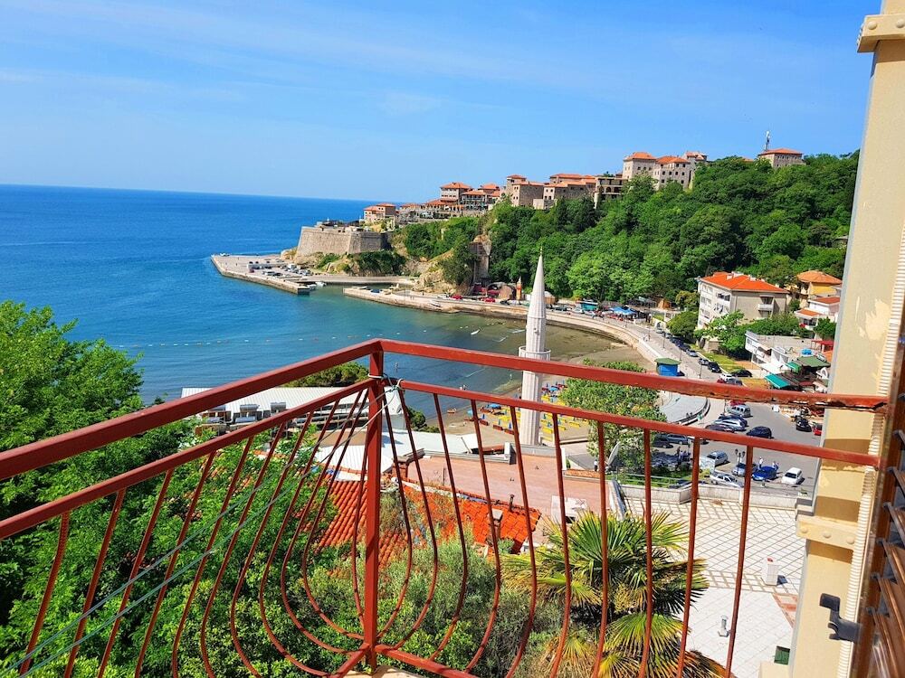 Ульцинь: Momo sea view apartments