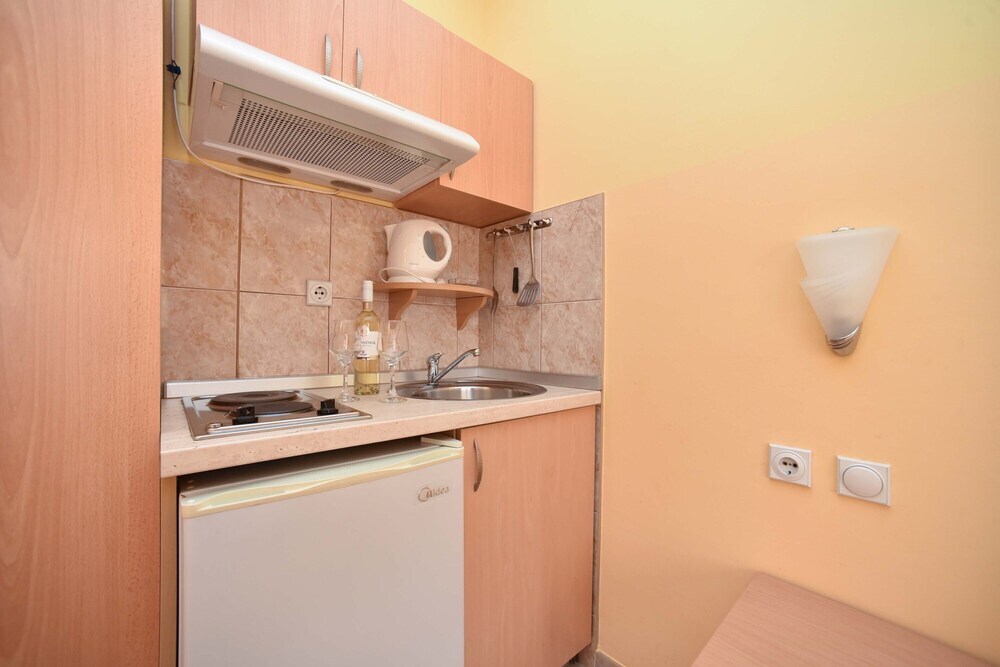 Петровац: Apartments Calenic