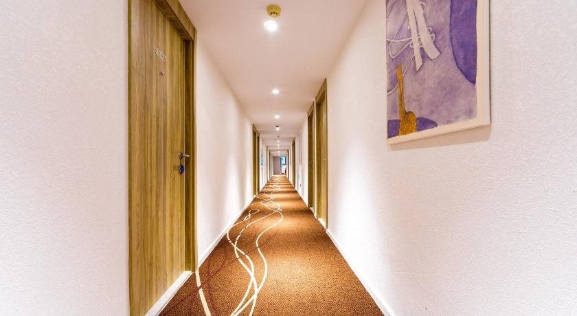Ляньюньган: Hanting Premium Hotel Lianyungang Suning Plaza