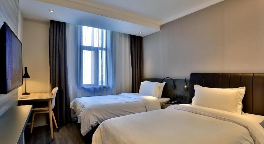 Ляньюньган: Hanting Premium Hotel Lianyungang Suning Plaza