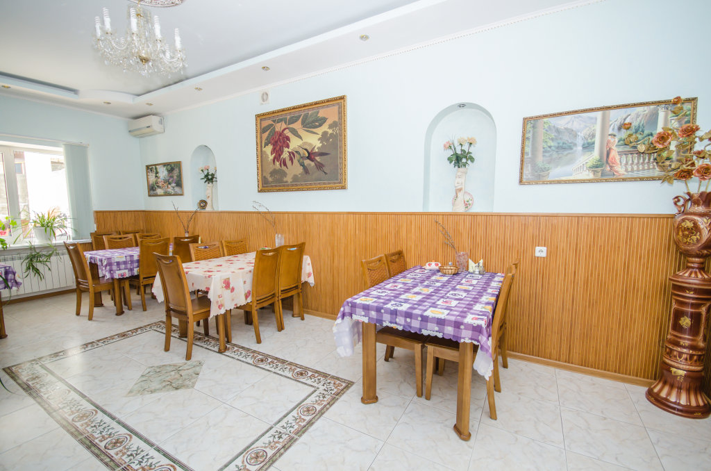 Ялта: Гостевой дом Карина