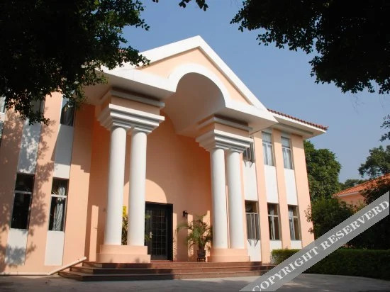 Чжаоцин: Zuiranju Holiday Hotel