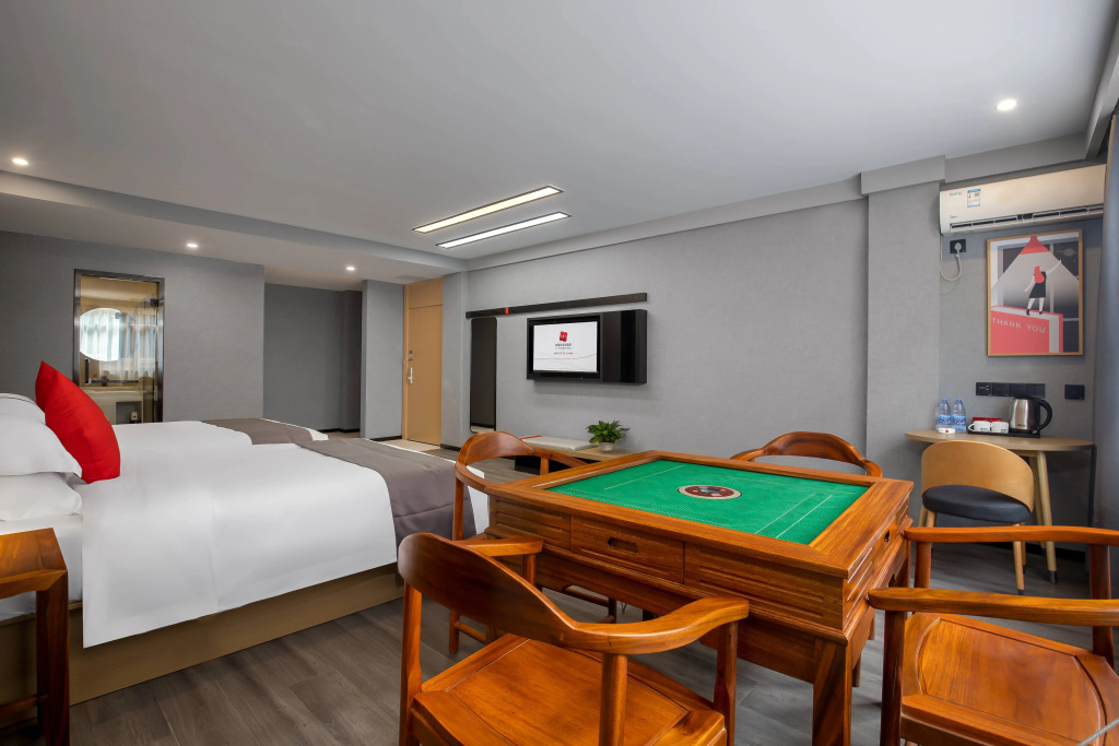 Хэчжоу: Thank Inn Hotel (Hezhou High-speed Railway Station)