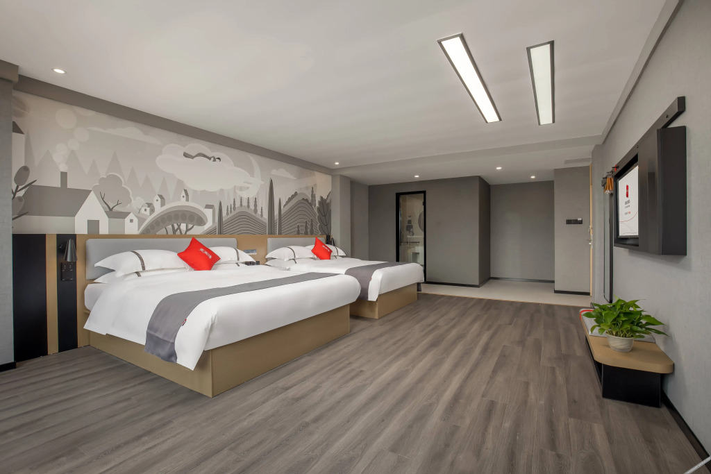 Хэчжоу: Thank Inn Hotel (Hezhou High-speed Railway Station)