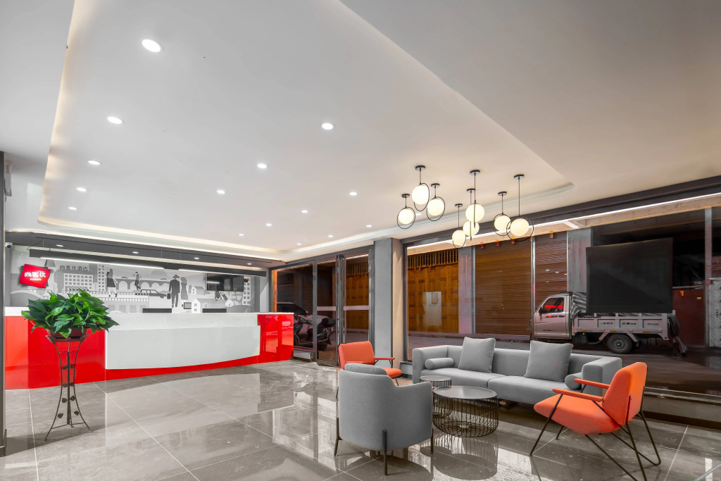 Хэчжоу: Thank Inn Hotel (Hezhou High-speed Railway Station)