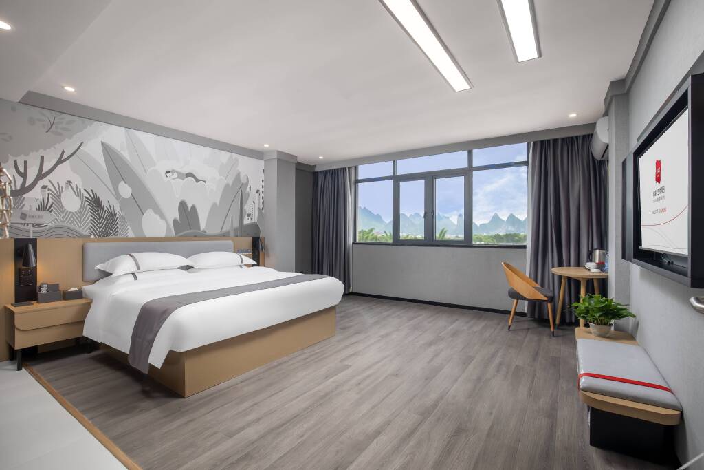 Хэчжоу: Thank Inn Hotel (Hezhou High-speed Railway Station)
