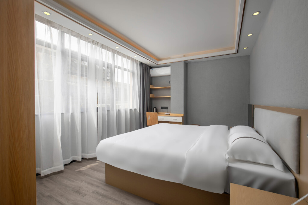 Хэчжоу: Thank Inn Hotel (Hezhou High-speed Railway Station)