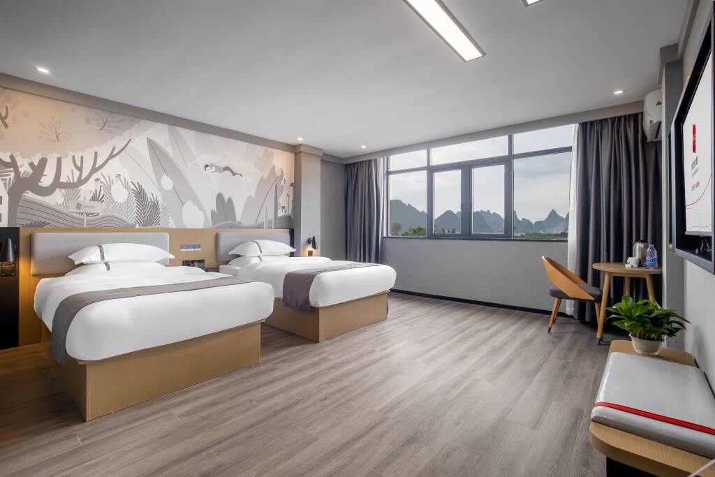 Хэчжоу: Thank Inn Hotel (Hezhou High-speed Railway Station)