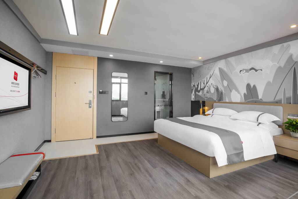 Хэчжоу: Thank Inn Hotel (Hezhou High-speed Railway Station)