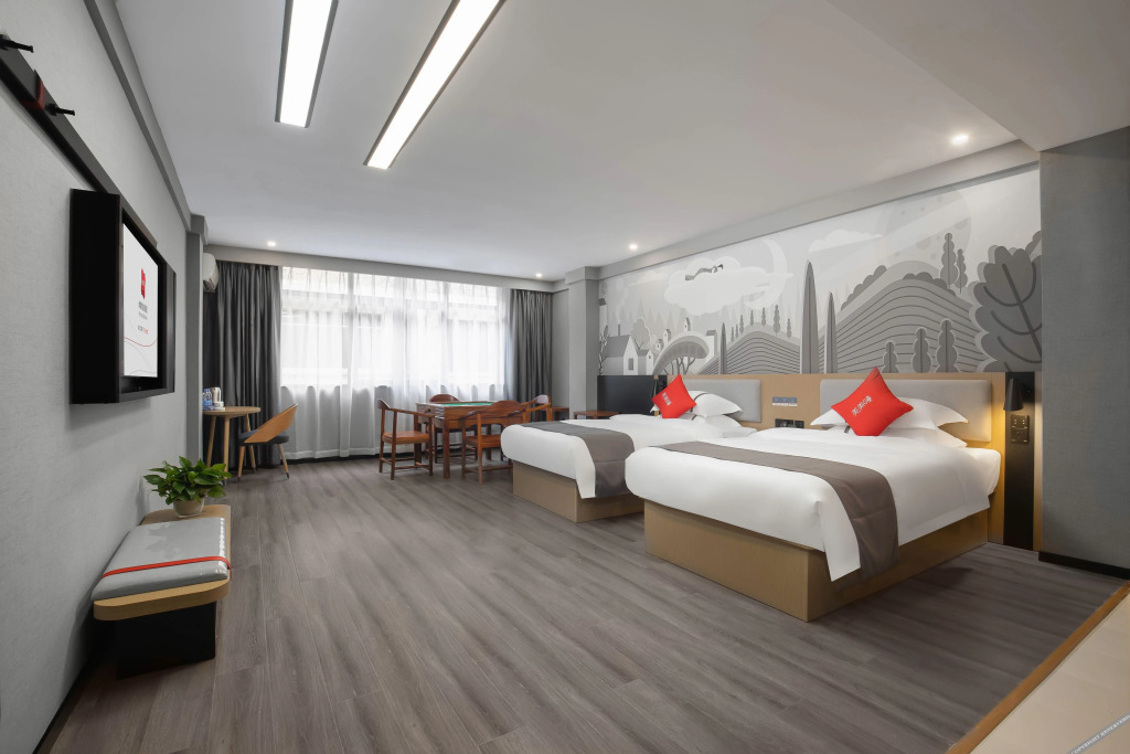 Хэчжоу: Thank Inn Hotel (Hezhou High-speed Railway Station)